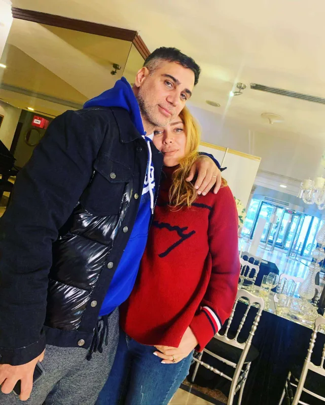 Xoşqədəm Doğuşa 600 minlik saat alıb