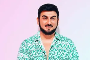 “Küçədən kim keçibsə, aparıcı olub”