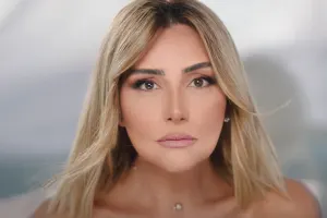 Anasına mahnı həsr etdi