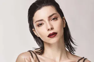 Ərinin soyadını instaqramdan  sildi