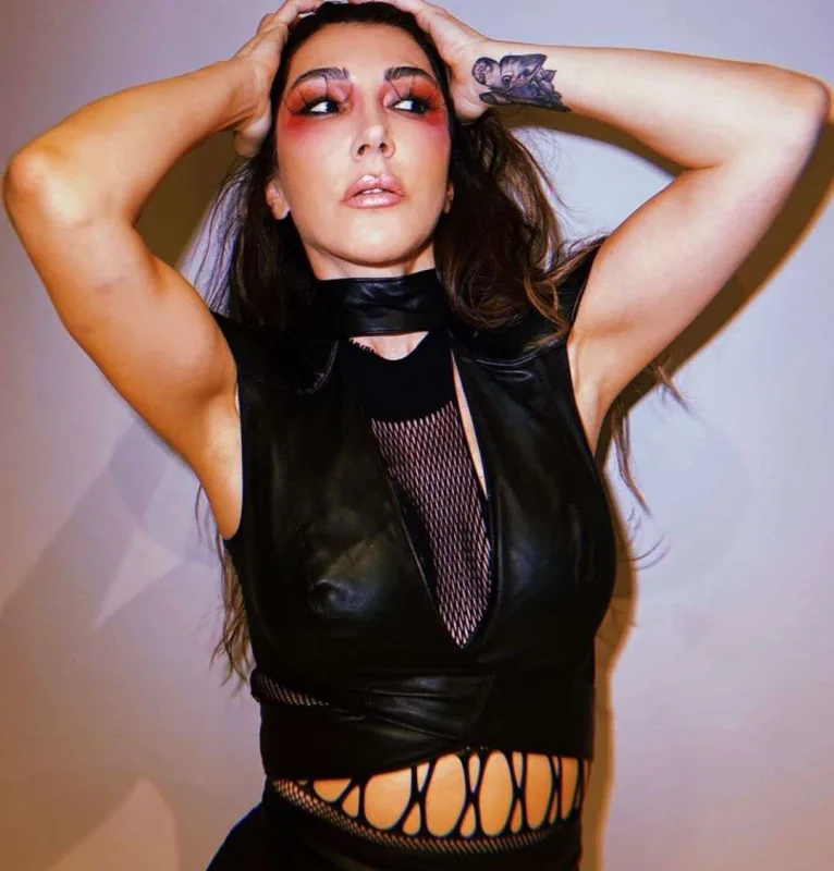 İlin sonunda Bakıya gəlir