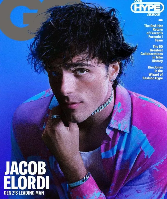 “Məktəbdə mənə gey deyirdilər”