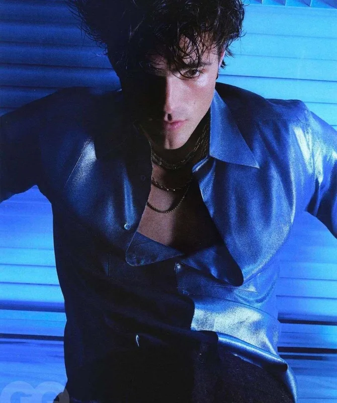 “Məktəbdə mənə gey deyirdilər”