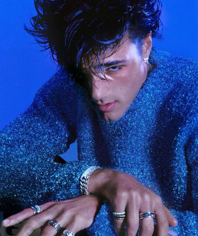 “Məktəbdə mənə gey deyirdilər”