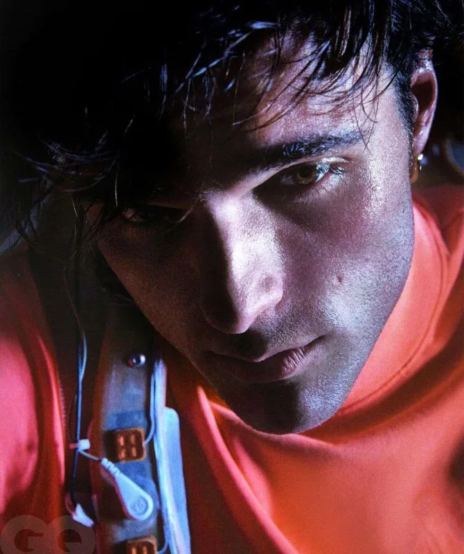 “Məktəbdə mənə gey deyirdilər”