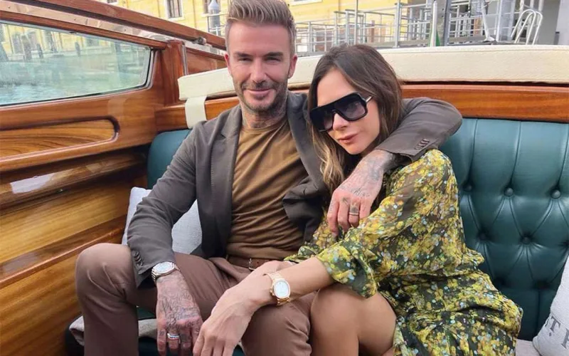 Viktoriya Devidin baş hərfi olan döyməni niyə sildirib?