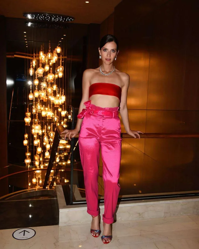 Estetik əməliyyat etdirməsi gündəm oldu