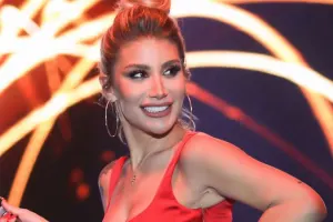 Albom çıxarmaq üçün evini satıb