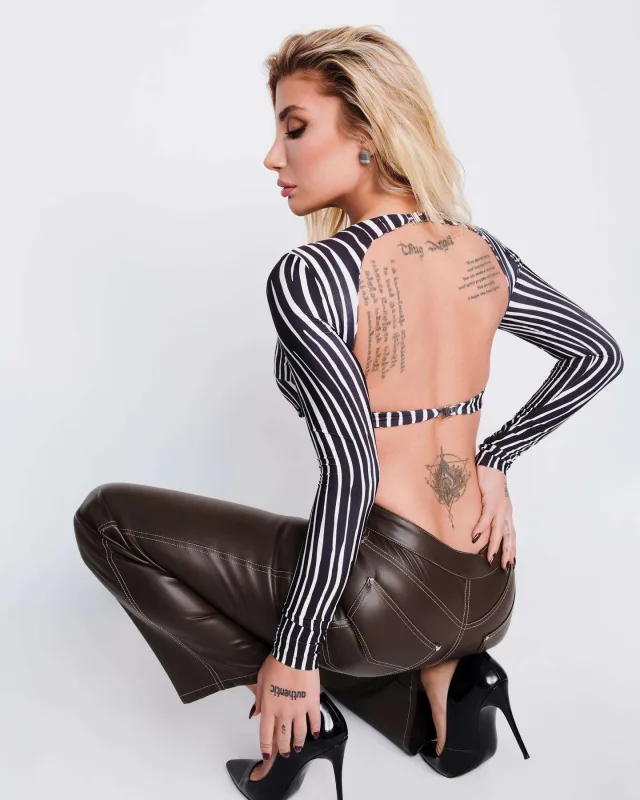 Albom çıxarmaq üçün evini satıb