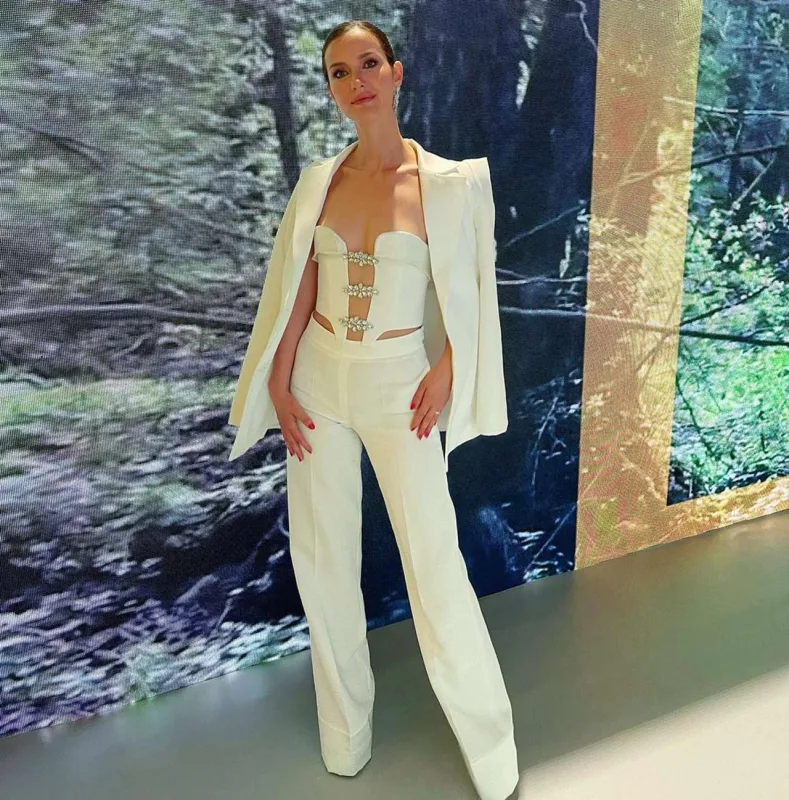 Estetik əməliyyat etdirməsi gündəm oldu