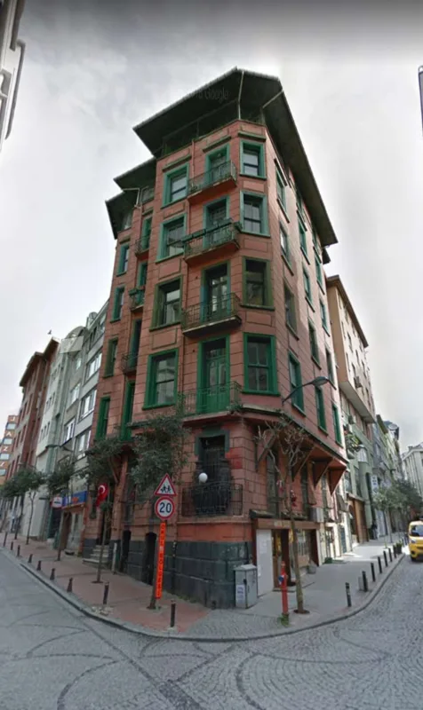 “Avrupa yakası”nın çəkildiyi bina kirayəyə verilir