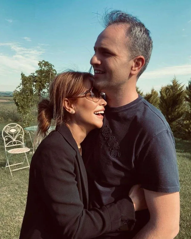 “Özümü sənin yanına park edirəm”