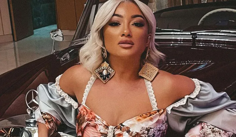 Zümrüd 38 yaşını belə qarşıladı