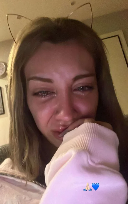 Həbs tələbinə ağlayaraq reaksiya verdi