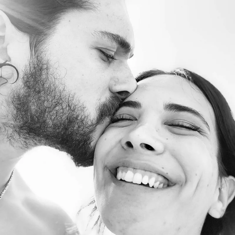 Alperendən boşanma xəbərlərinə cavab