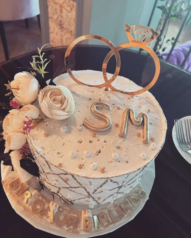 “Kim məni qınayır, başına gəlsin!”