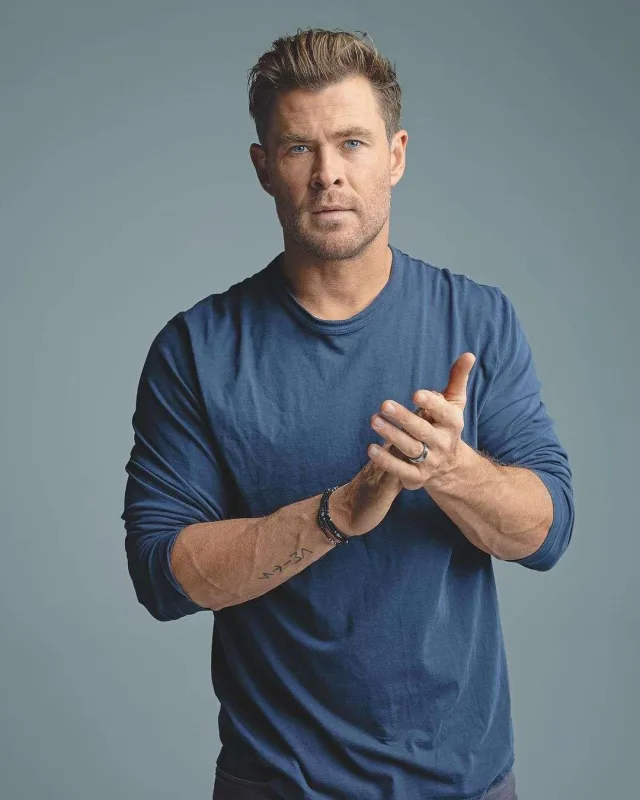 Kris karyerasına fasilə verdi