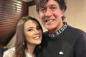 Oksana məşhur hind aktyoru ilə bir arada