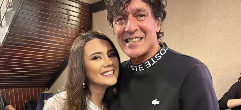 Oksana məşhur hind aktyoru ilə bir arada