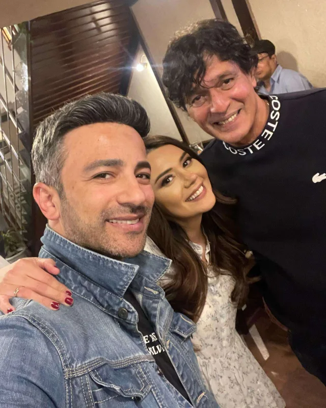 Oksana məşhur hind aktyoru ilə bir arada