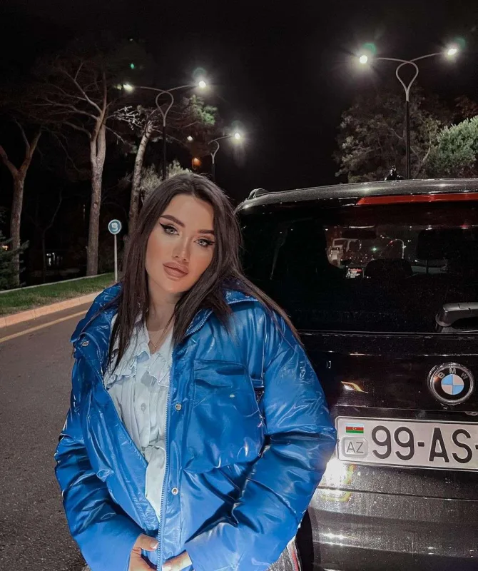 Aysel avtomobilini satır