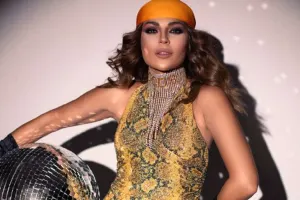 Gülay fərqli obrazda!