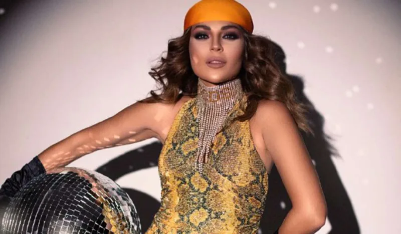 Gülay fərqli obrazda!