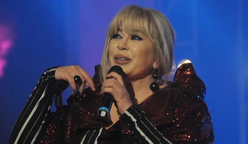 Zerrin Özer qayıtdı!