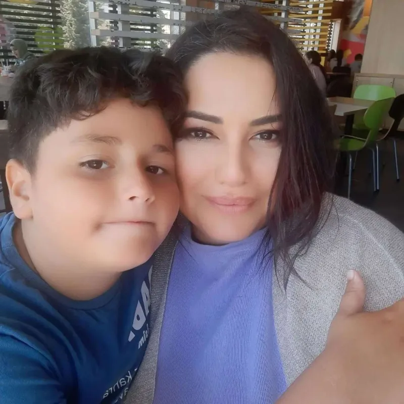 Aytən həyat yoldaşı və oğlunun fotolarını paylaşdı