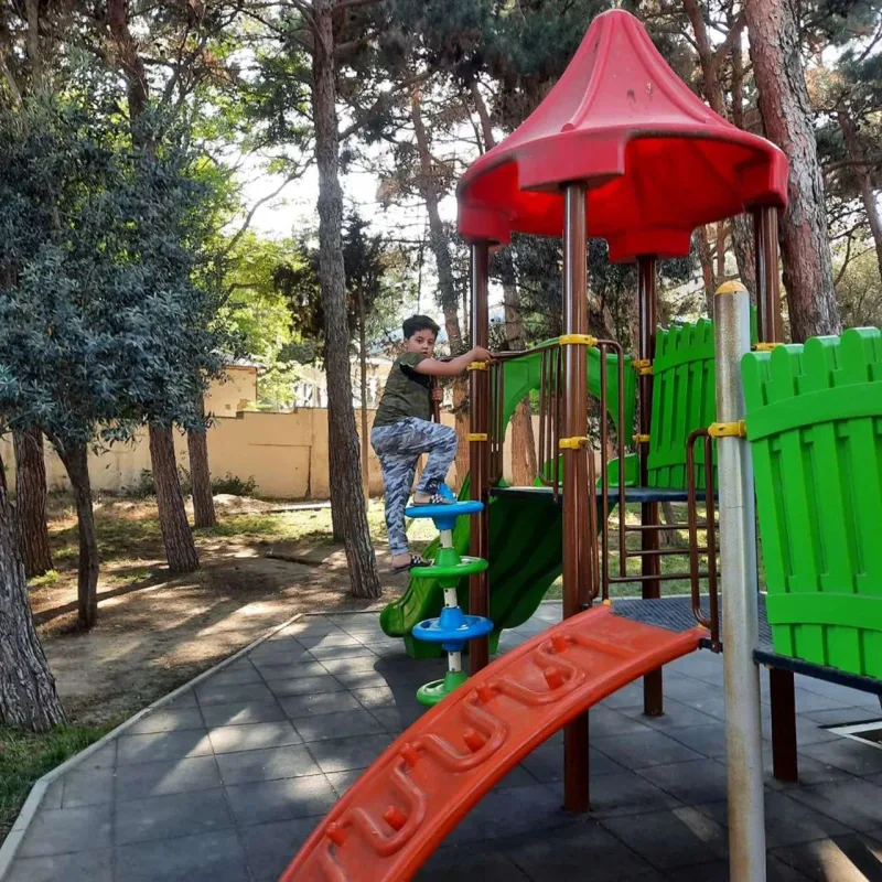 Aytən həyat yoldaşı və oğlunun fotolarını paylaşdı