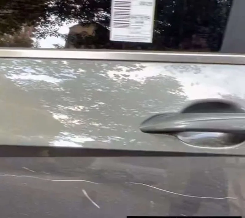 Elnarənin maşınını pis hala saldılar