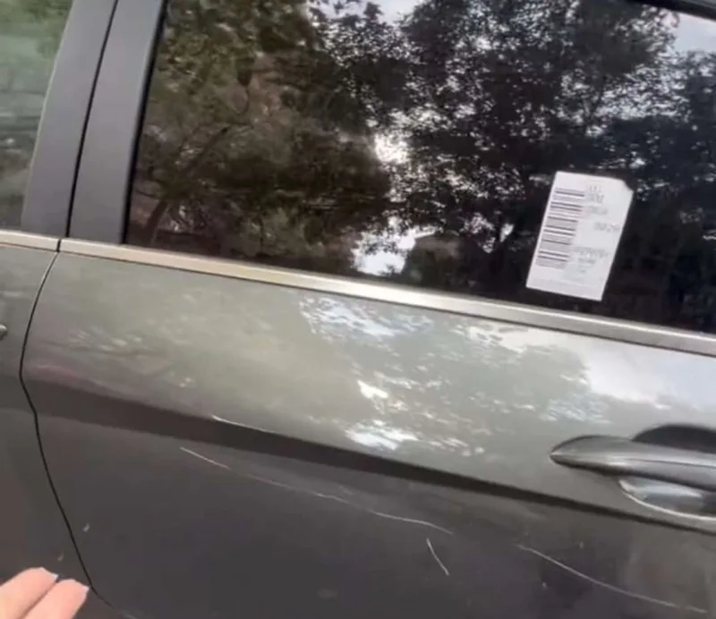 Elnarənin maşınını pis hala saldılar