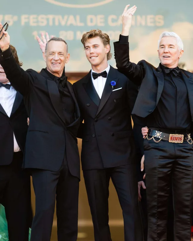 “Elvis”in qalasına öpüşmə damğası