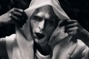 Yeni rolu üçün tanınmaz hala düşdü