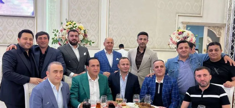 Elçin Hüseynov oğluna kiçik toy etdi