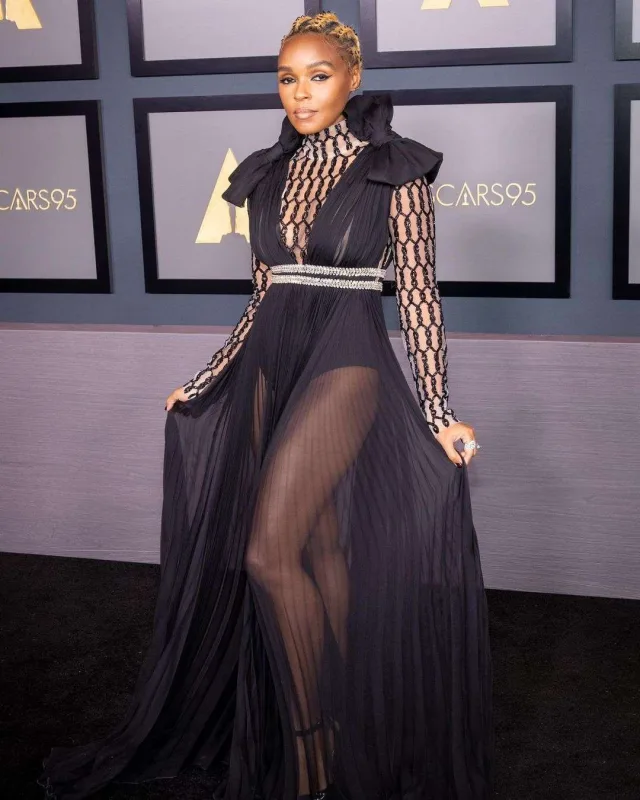 Dünya ulduzları mükafatlandırma gecəsində!