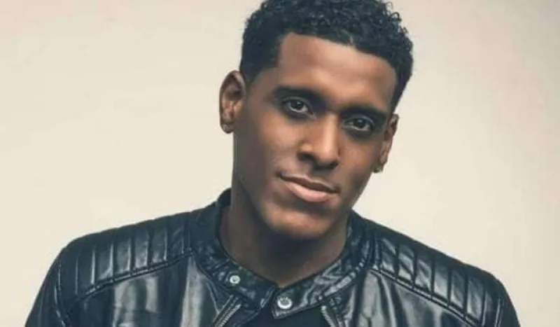 Konsert zamanı müğənni səhnədə dünyasını dəyişdi