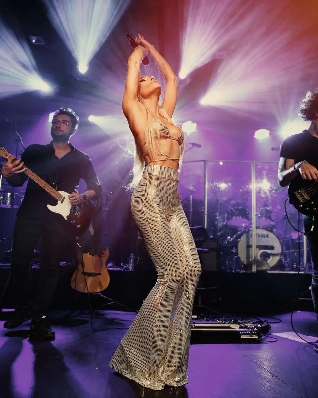 Gülşen Bakıya gəldi