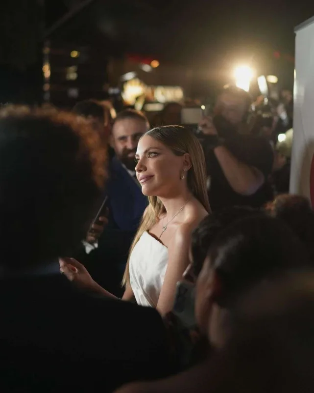 Eda Livanda mükafat aldı