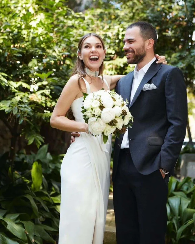 Aslı Enver hamilədir!