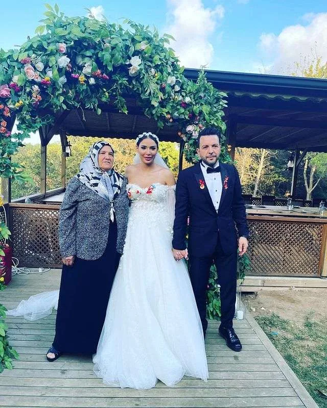 Nihatdan iranlı xanımı ilə bağlı paylaşım