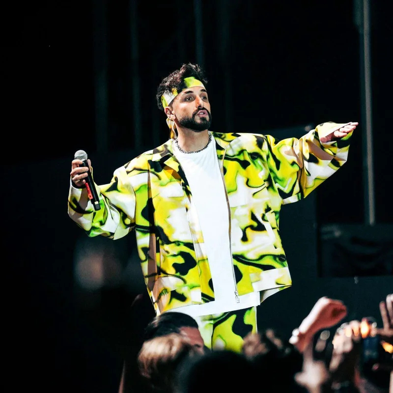 Onunla duet üçün 2 milyon verməlidirlər