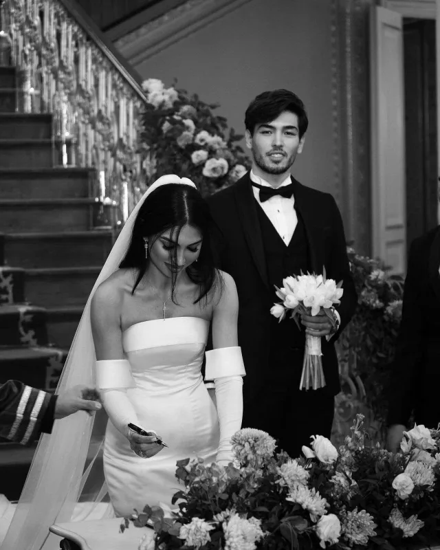 Evliliklərinin birinci ili...