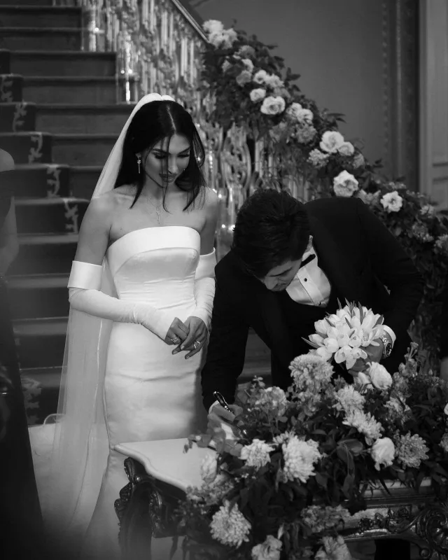 Evliliklərinin birinci ili...