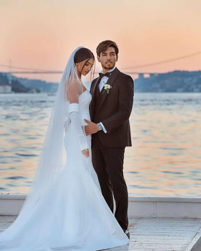 Evliliklərinin birinci ili...