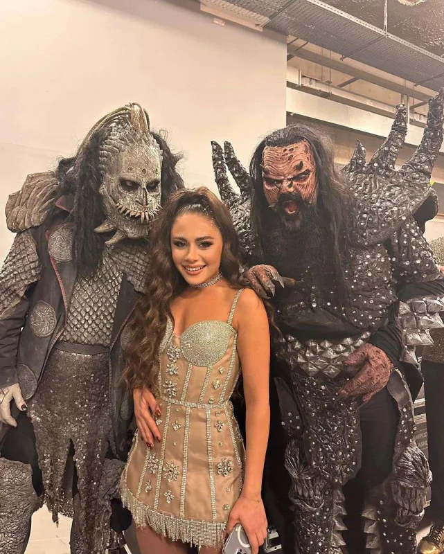 Samirə Amsterdamdakı çıxışından yazdı