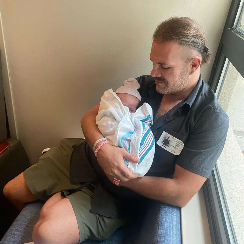 Tolga 4-cü dəfə ata oldu