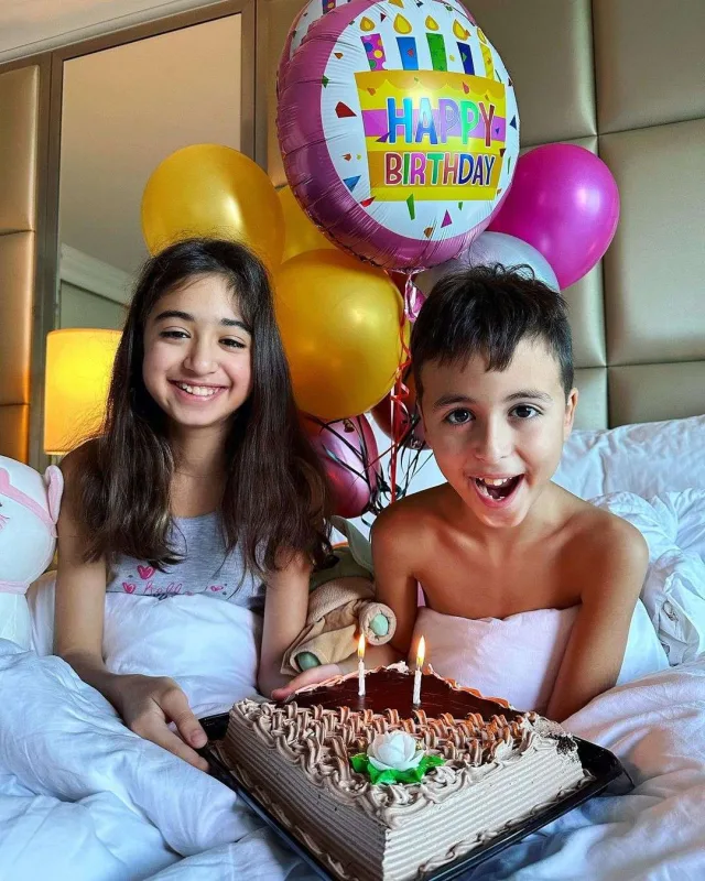 Əkizlərinə Dubayda sürpriz!