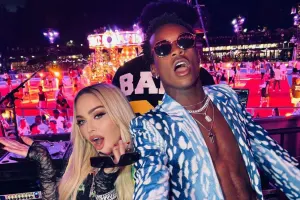 “Oğlum mənim paltarlarımı geyinir”