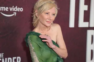 Qəza keçirən Hollivud ulduzu vəfat etdi